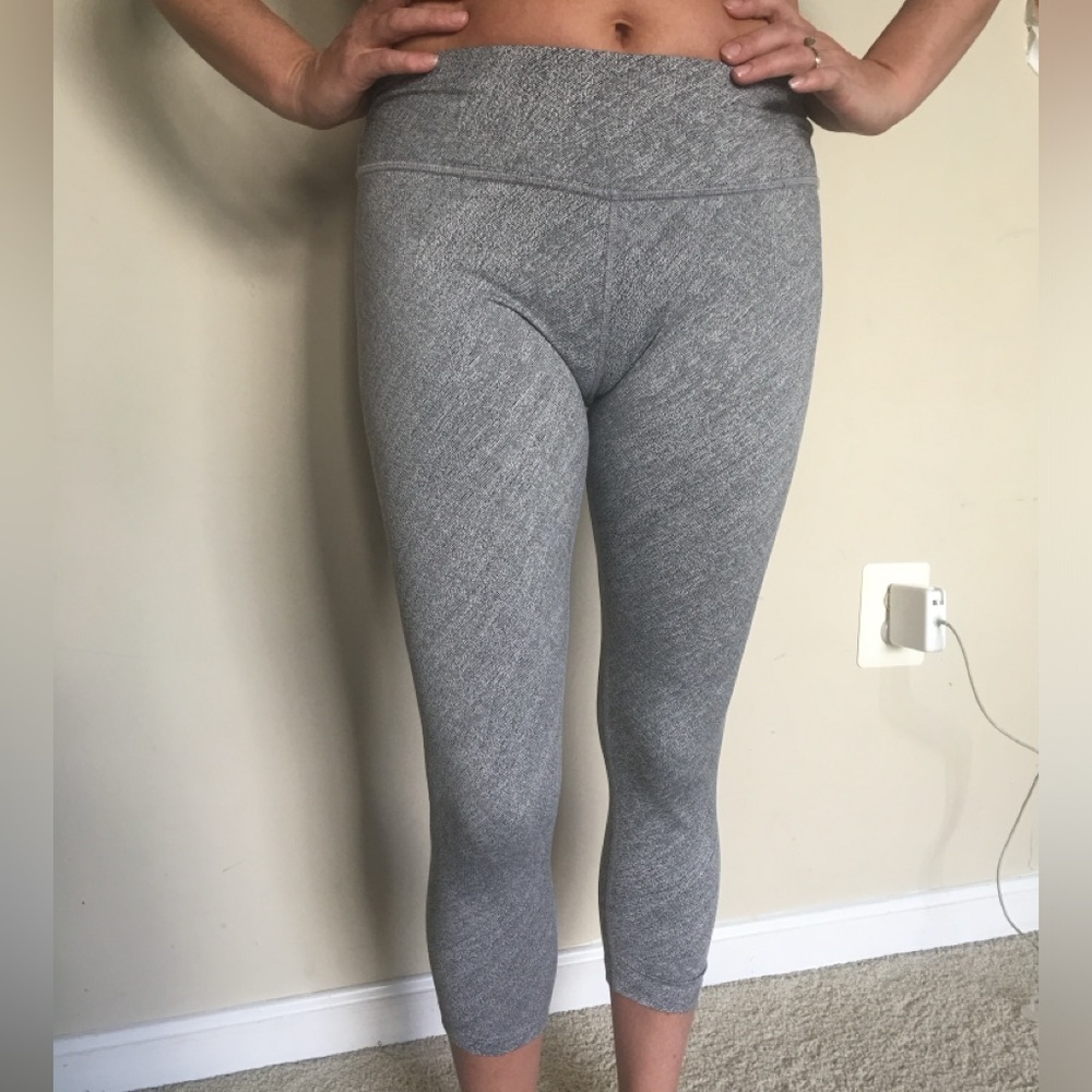 Beyond Yoga Heathered Gray Capri Leggings